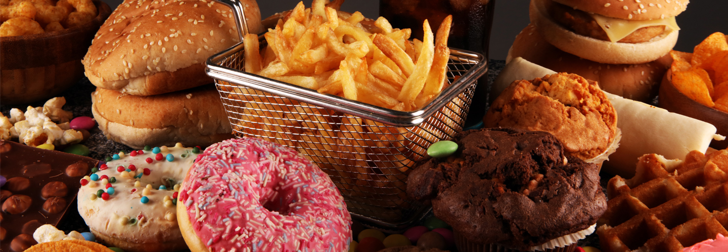 Hamburguesas, donas, galletas, papas fritas, gaseosa y waffles